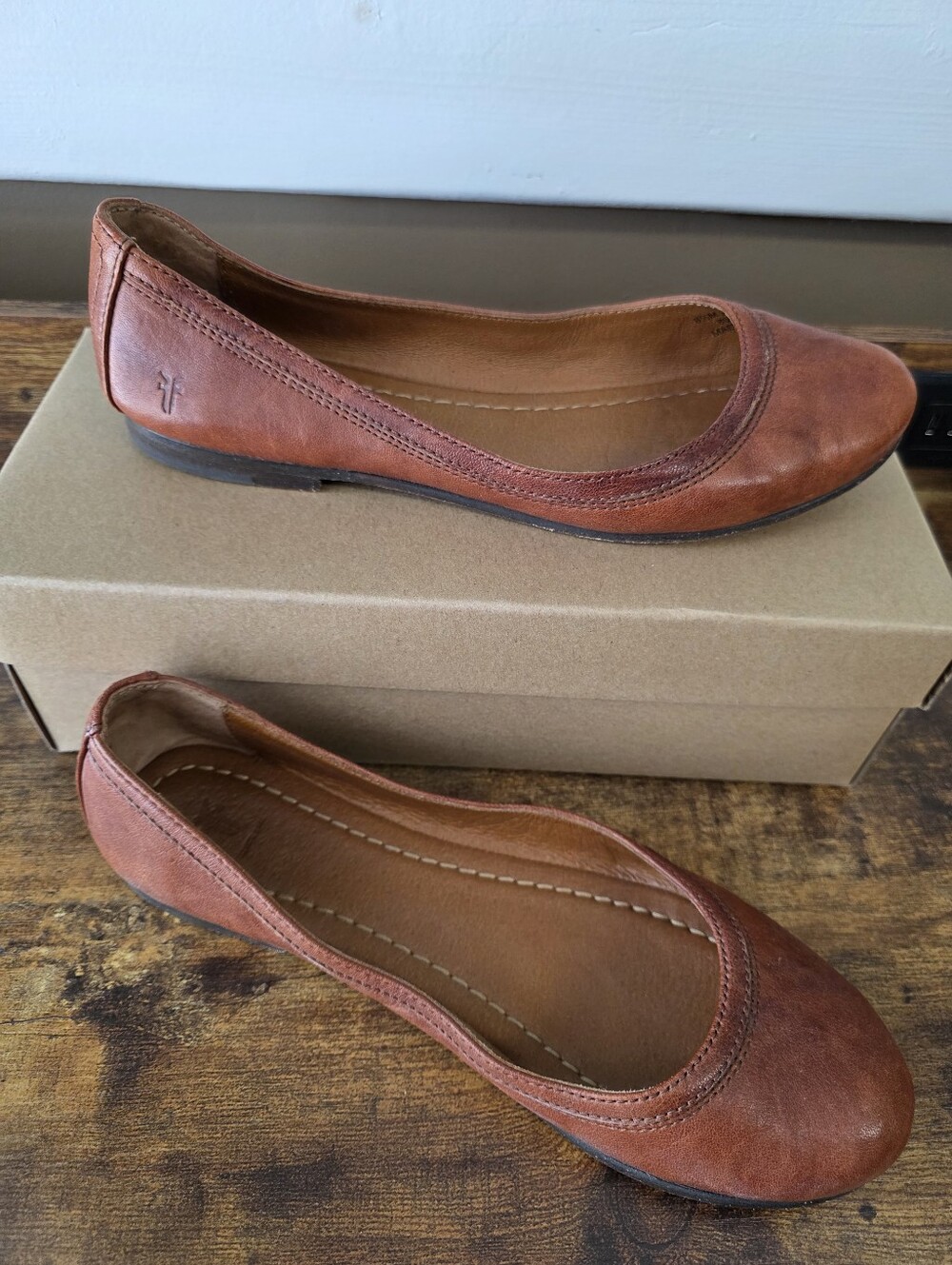 FRYE Women's Carson Ballet Flats Dark Brown Leather - Picture 7 of 7